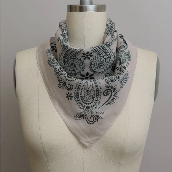 Beige Bandana Pattern Scarf - Picture 5 of 5